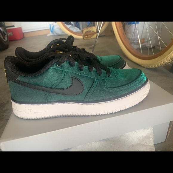 Nike Air Force 1’s - Picture 3 of 4